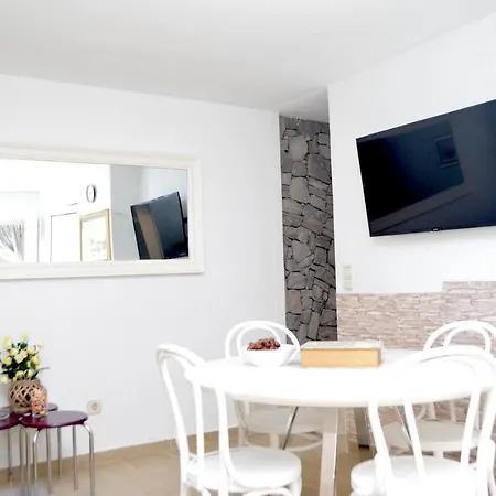 Sea-View Semi-Detached Holiday House Porto Ferienhaus