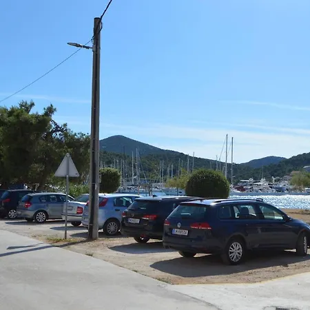 Sea-View Semi-Detached Holiday House Porto Sutomiscica